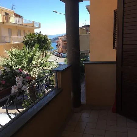 Piazza Novecento Castelsardo