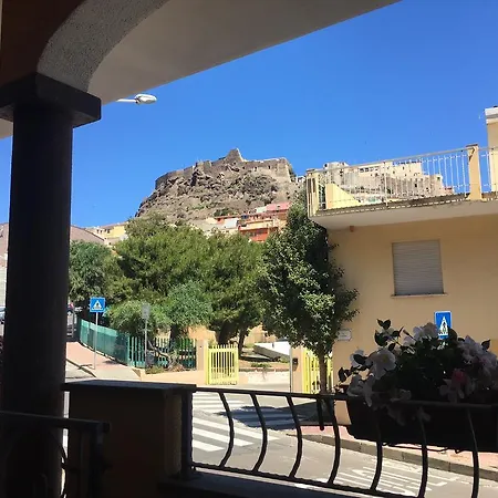 Piazza Novecento Castelsardo